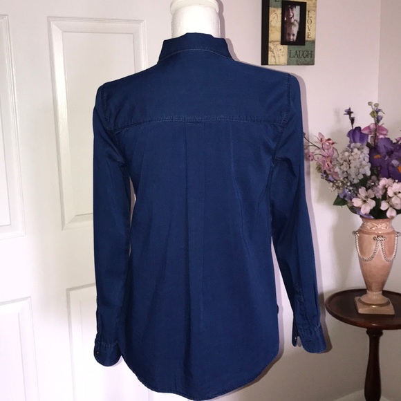 NWOT Old Navy denim shirt - Picture 3 of 4